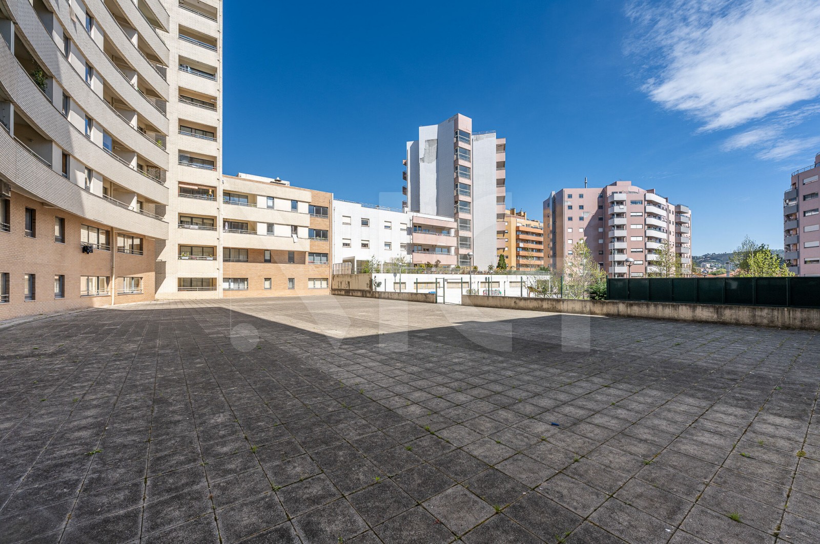Apartamento T2 para Venda em Rio Tinto, Gondomar, Porto - Área envolvente (Imagem 2)