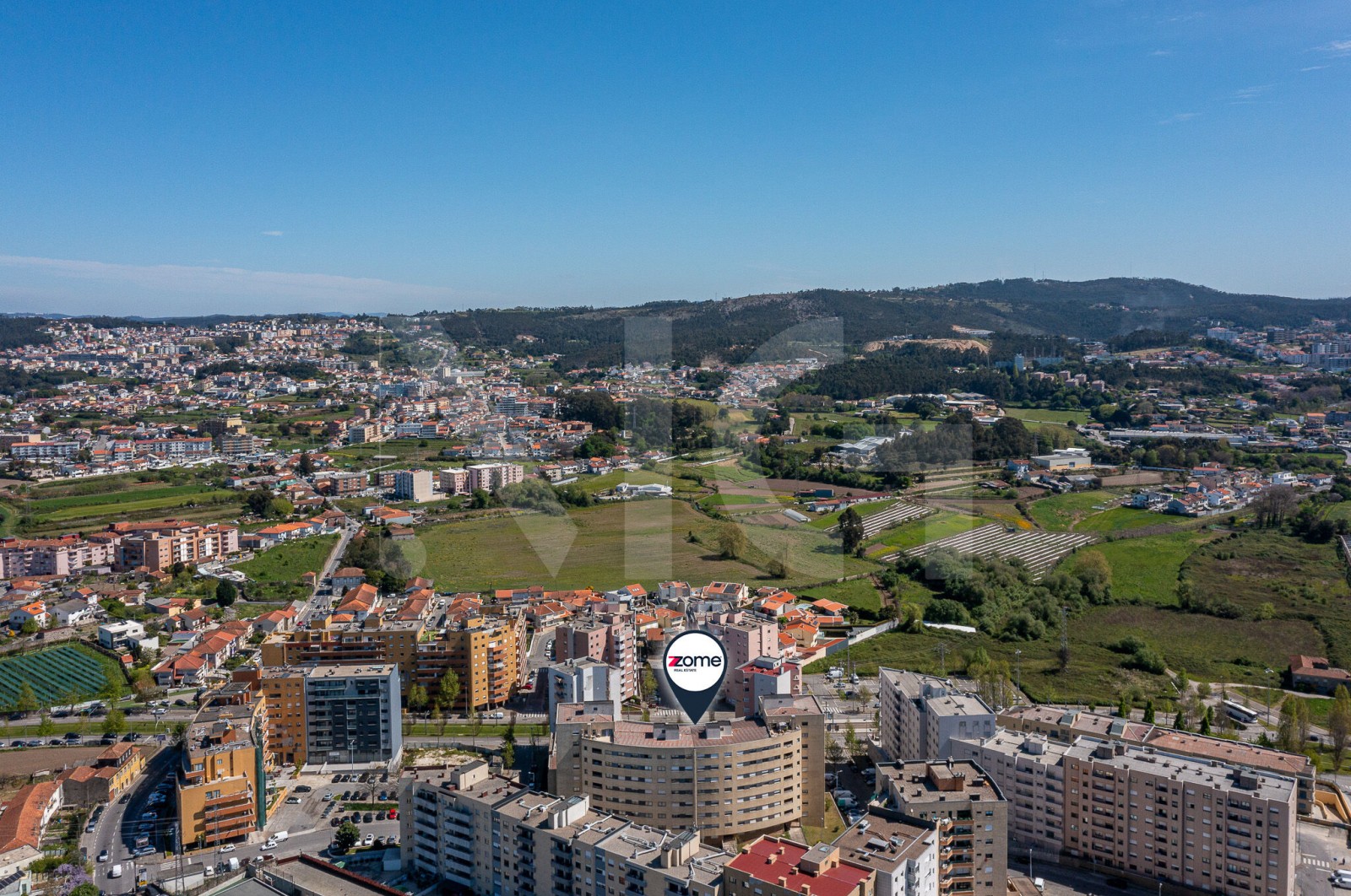 Apartamento T2 para Venda em Rio Tinto, Gondomar, Porto - Área envolvente (Imagem 9)