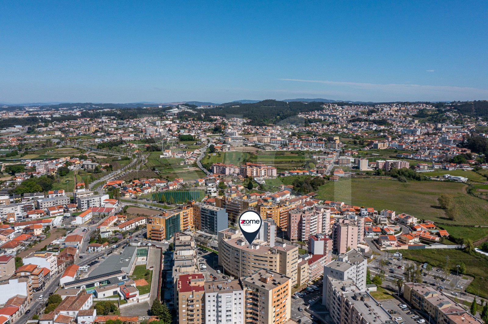 Apartamento T2 para Venda em Rio Tinto, Gondomar, Porto - Área envolvente (Imagem 10)