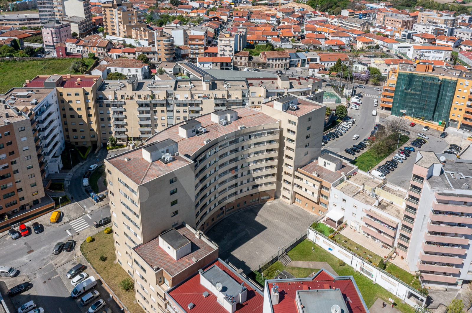 Apartamento T2 para Venda em Rio Tinto, Gondomar, Porto - Fachada (Imagem 6)