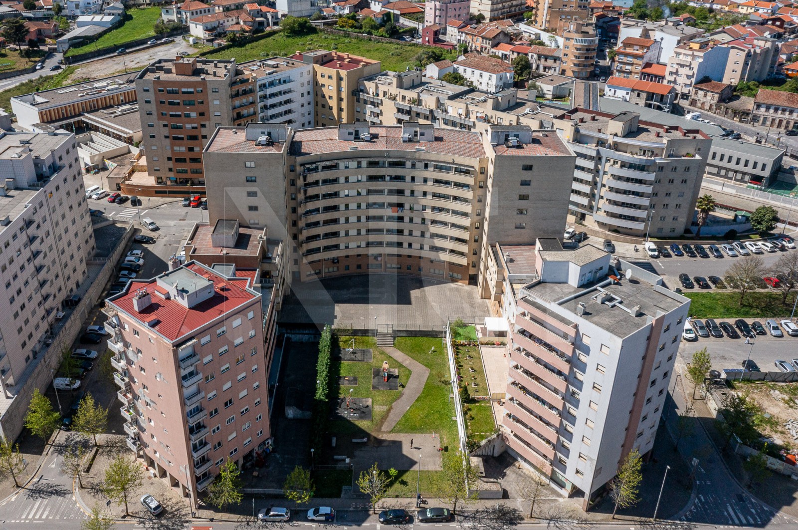 Apartamento T2 para Venda em Rio Tinto, Gondomar, Porto - Fachada (Imagem 5)