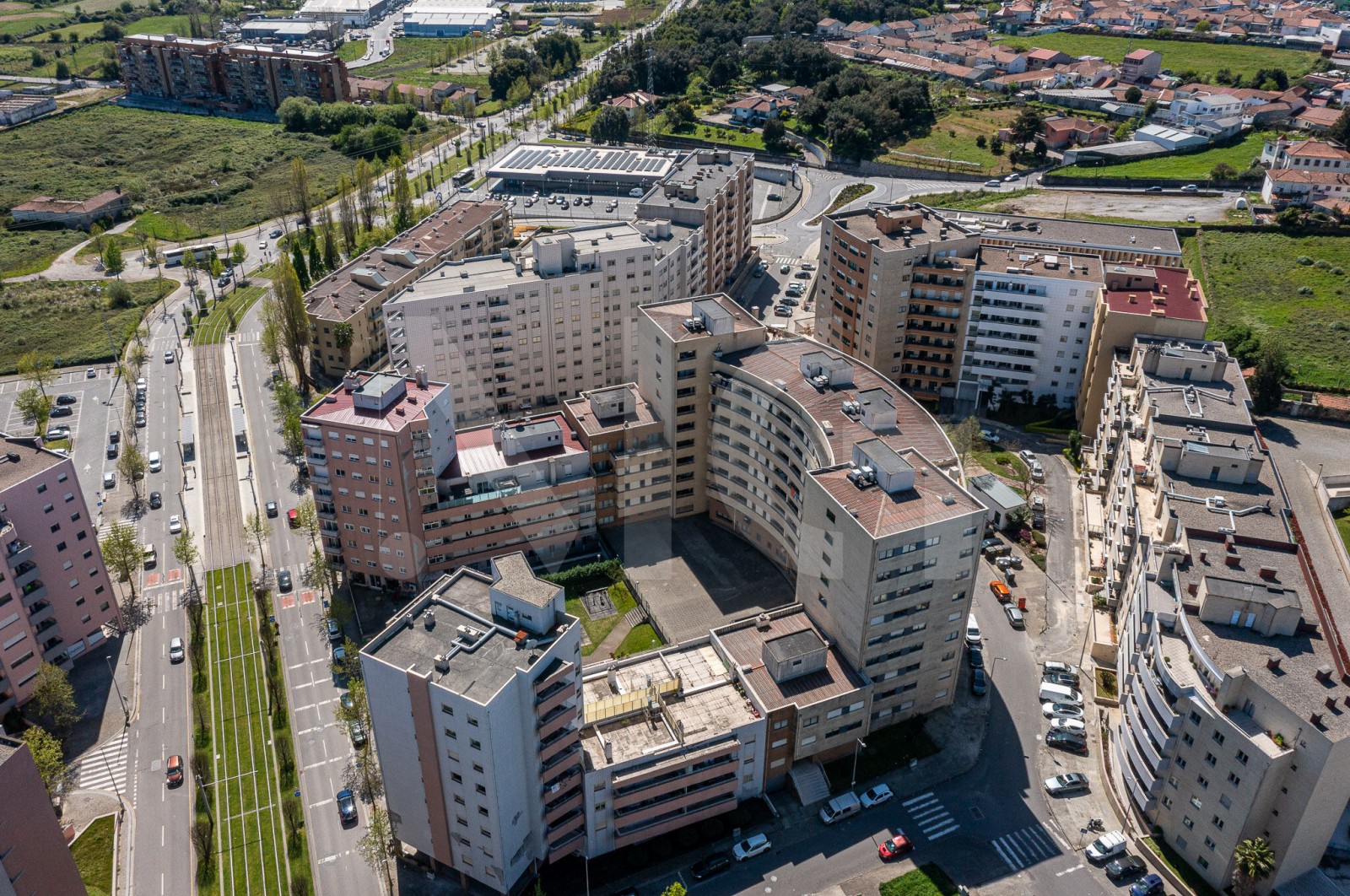 Apartamento T2 para Venda em Rio Tinto, Gondomar, Porto - Fachada (Imagem 4)