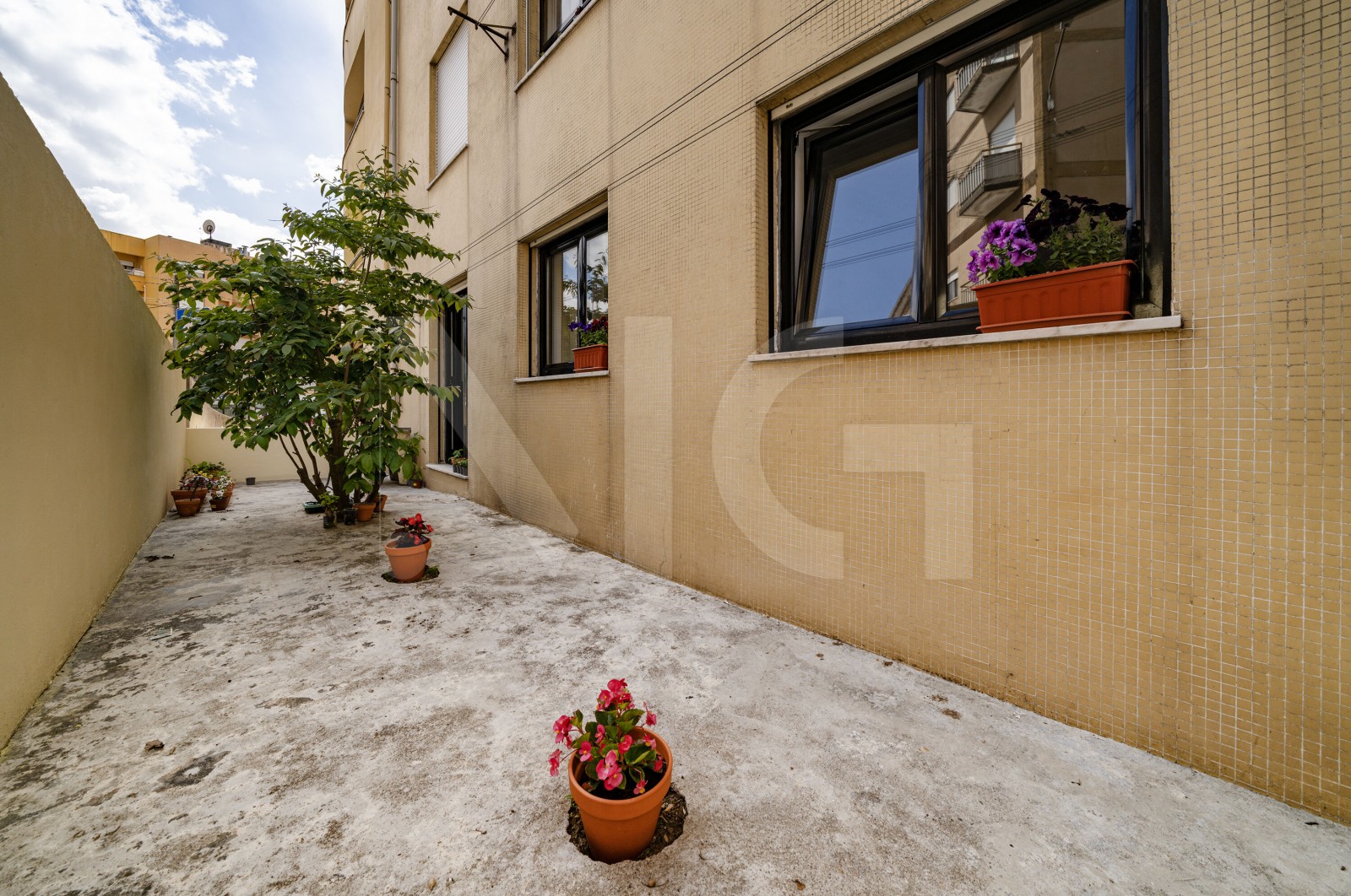 Apartment T2 for For sale in Ferreiros e Gondizalves, Braga, Braga - Terraço (Imagem 2)