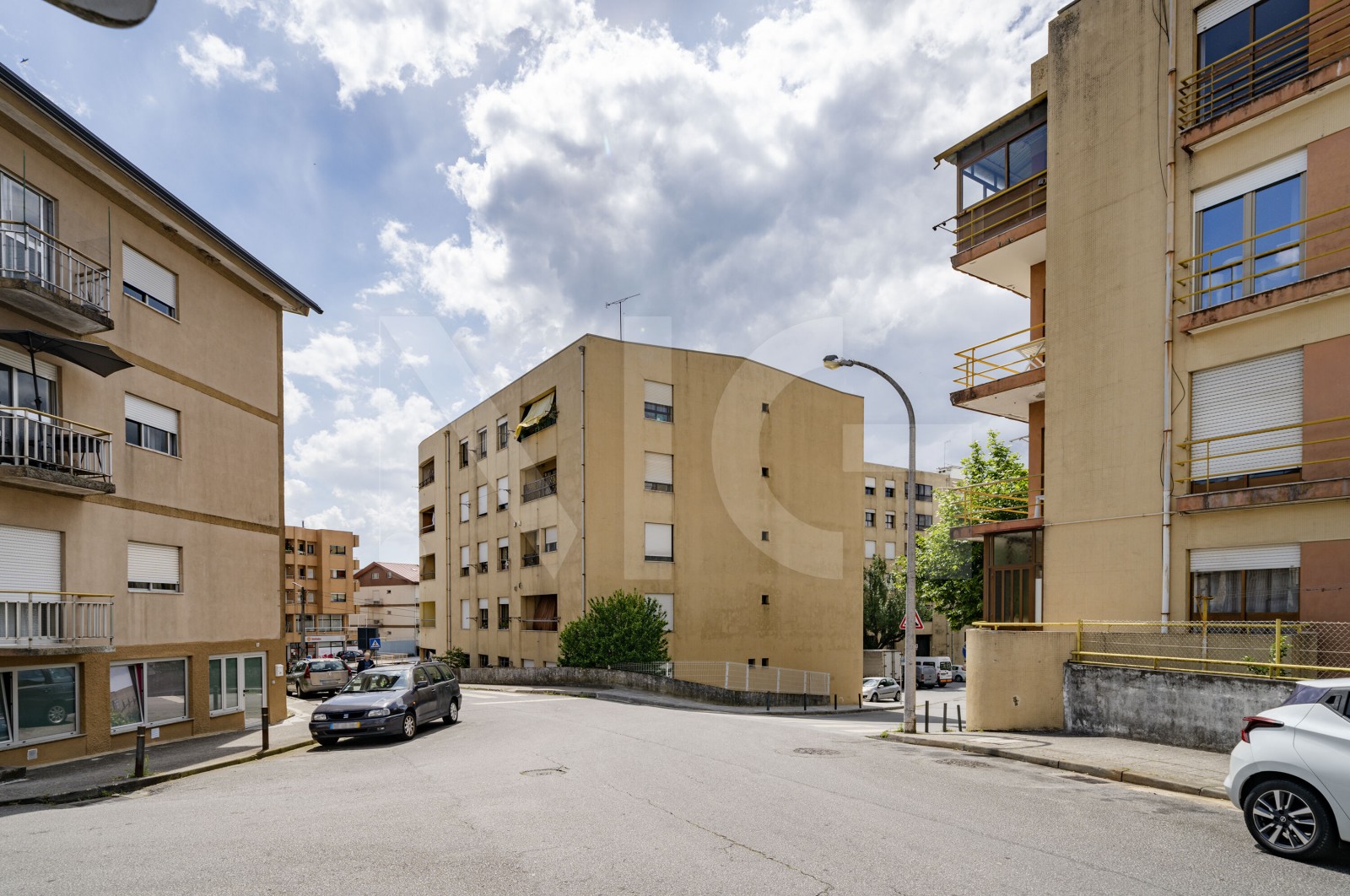 Apartment T2 for For sale in Ferreiros e Gondizalves, Braga, Braga - Fachada (Imagem 3)