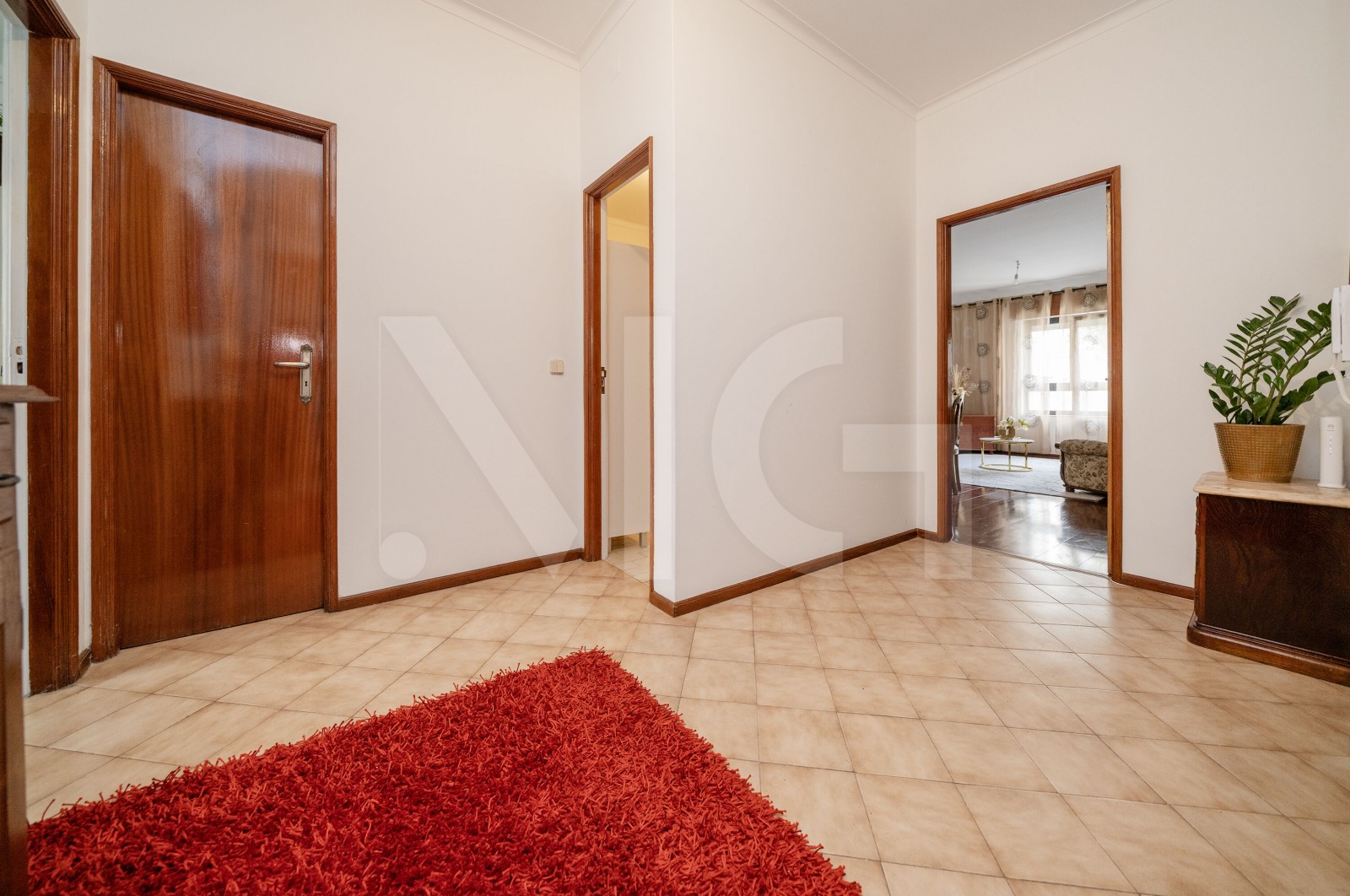 Apartment T2 for For sale in Ferreiros e Gondizalves, Braga, Braga - Corredor (Imagem 1)