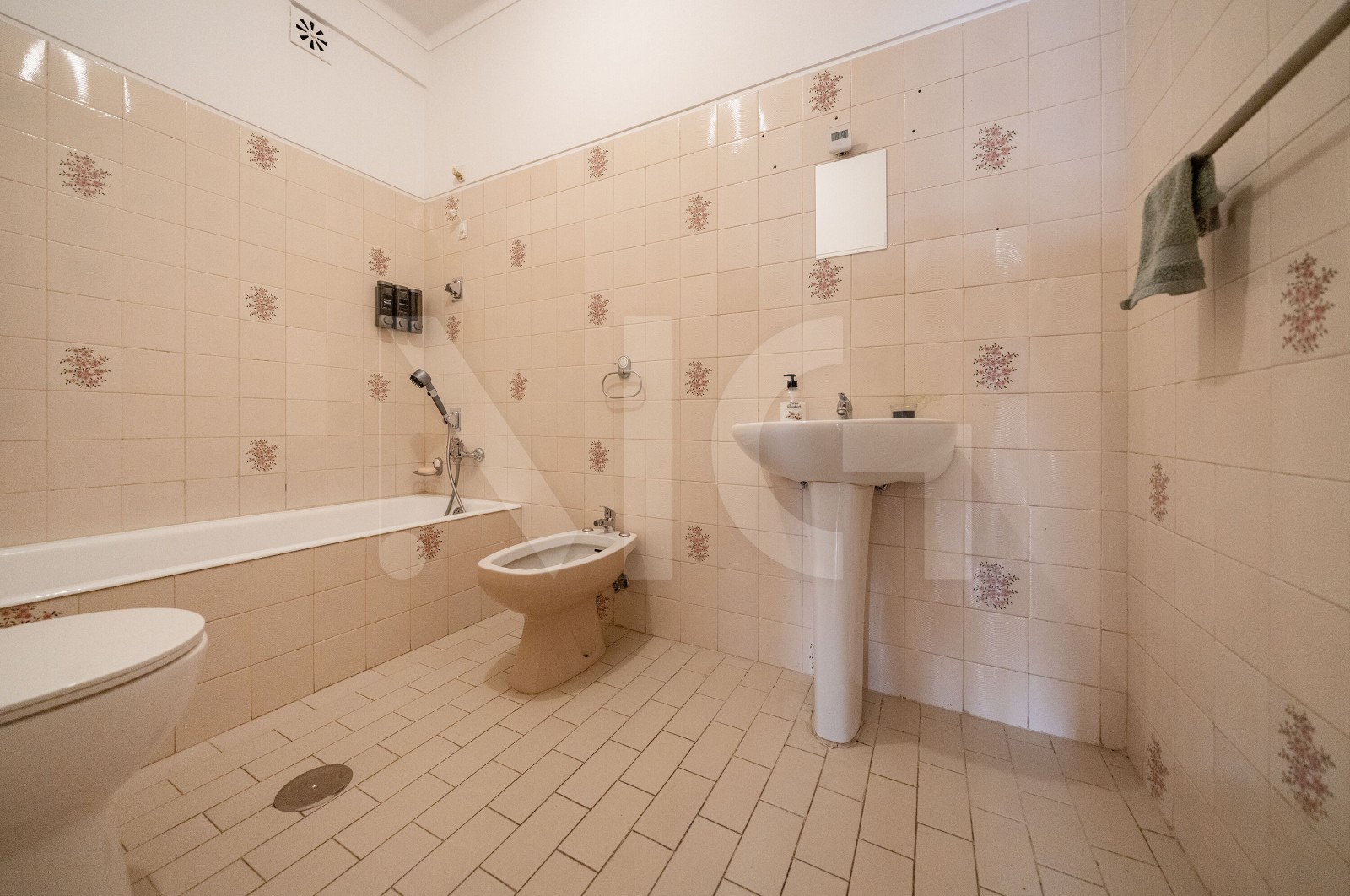 Apartment T2 for For sale in Ferreiros e Gondizalves, Braga, Braga - Casa de banho (Imagem 1)