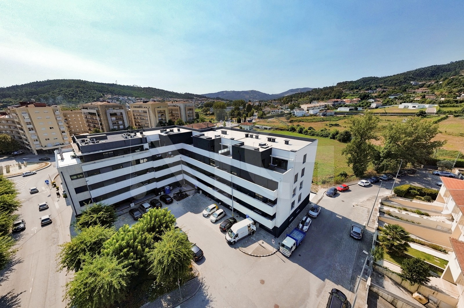 Apartamento T3 para Venda em Póvoa de Lanhoso (Nossa Senhora do Amparo), Póvoa de Lanhoso, Braga - Fachada (Imagem 2)