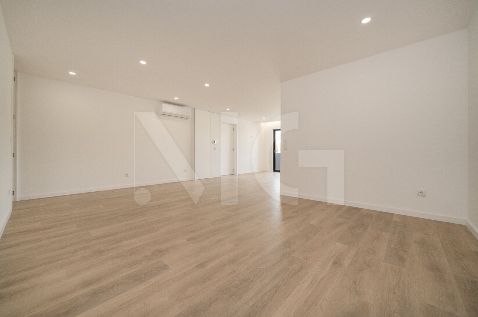 Apartamento T3 para Venda em Póvoa de Lanhoso (Nossa Senhora do Amparo), Póvoa de Lanhoso, Braga - Sala (Imagem 3)
