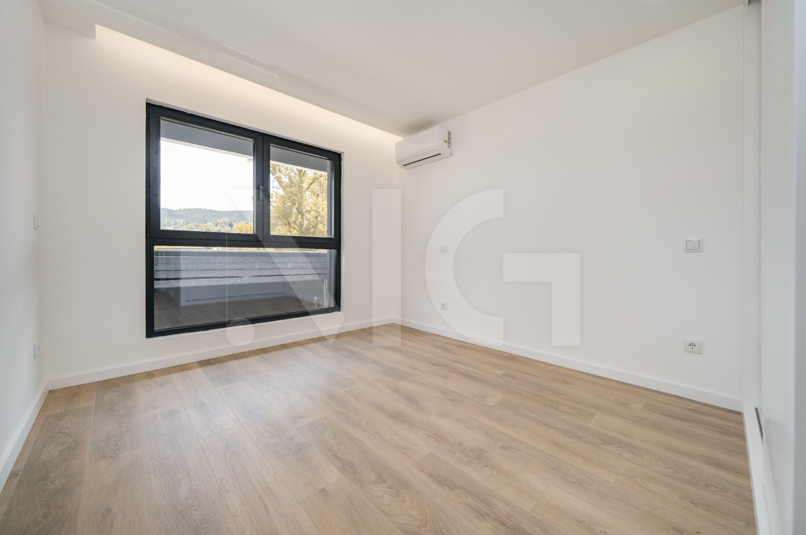 Apartamento T3 para Venda em Póvoa de Lanhoso (Nossa Senhora do Amparo), Póvoa de Lanhoso, Braga - Suite (Imagem 1)