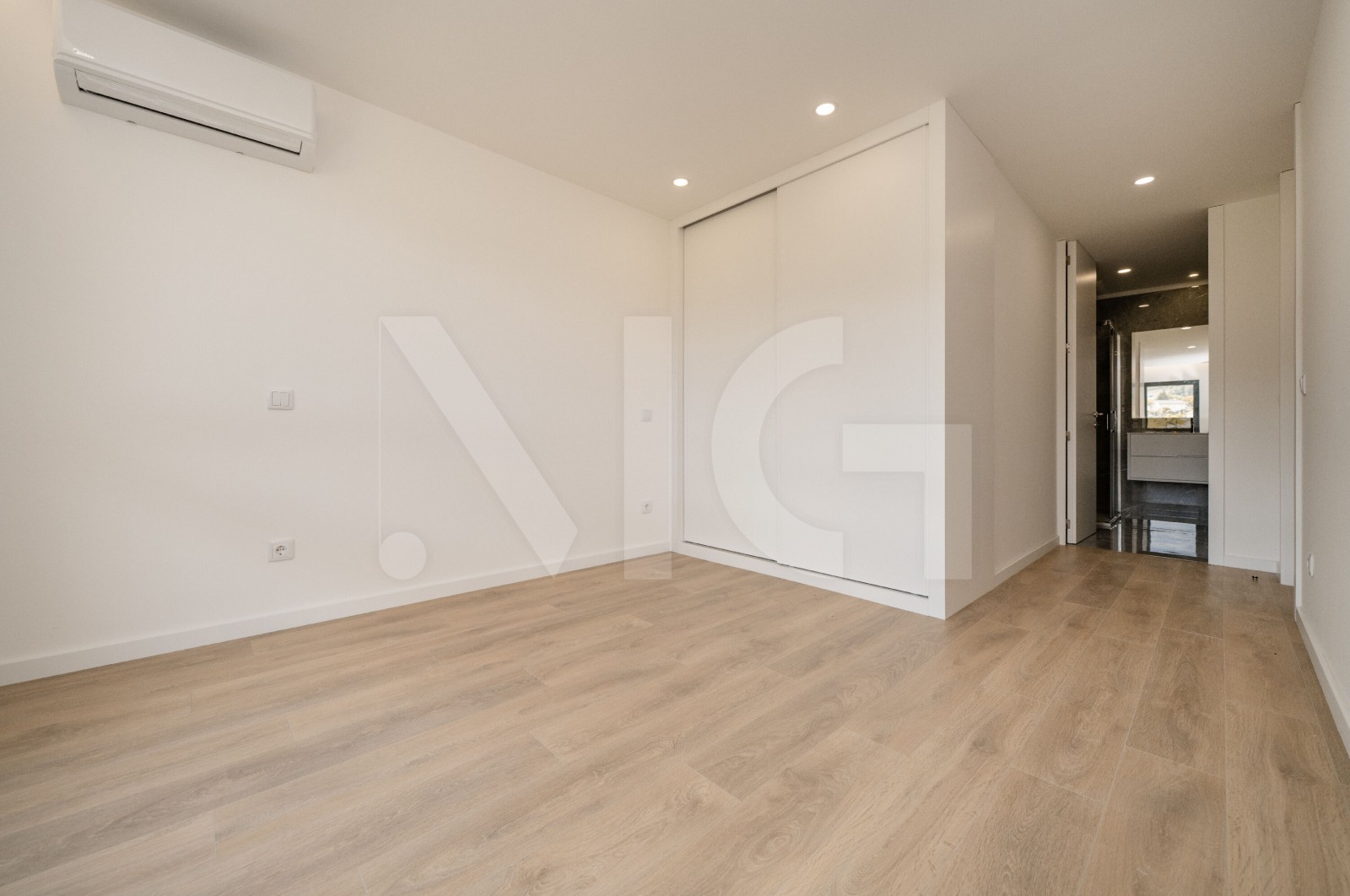 Apartamento T3 para Venda em Póvoa de Lanhoso (Nossa Senhora do Amparo), Póvoa de Lanhoso, Braga - Suite (Imagem 3)