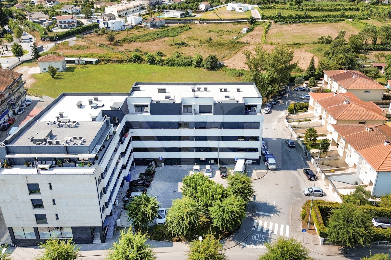 Apartamento T3 para Venda em Póvoa de Lanhoso (Nossa Senhora do Amparo), Póvoa de Lanhoso, Braga - Fachada (Imagem 8)