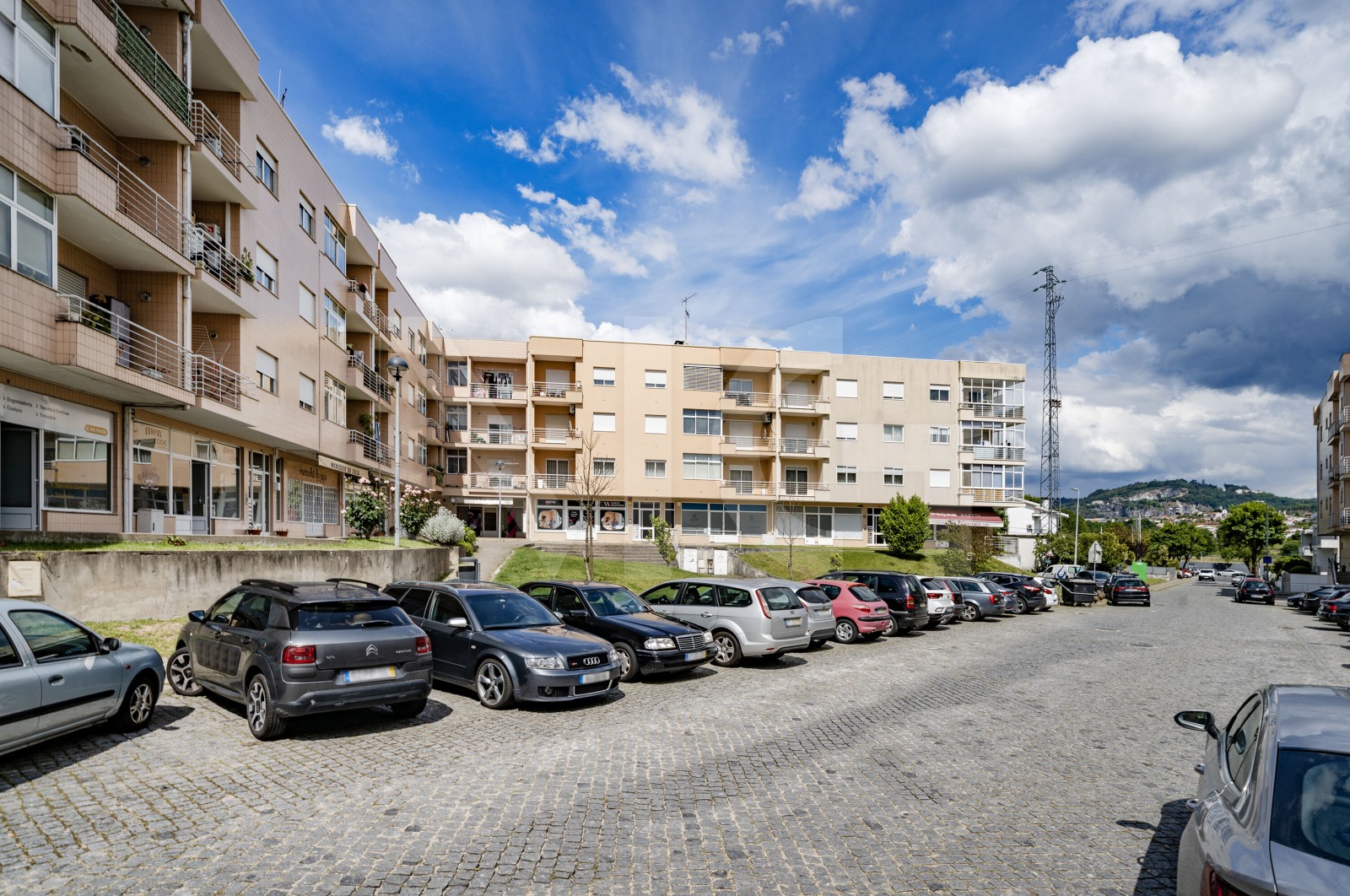 Apartment T2+1 for For sale in Merelim (São Pedro) e Frossos, Braga, Braga - Fachada (Imagem 3)