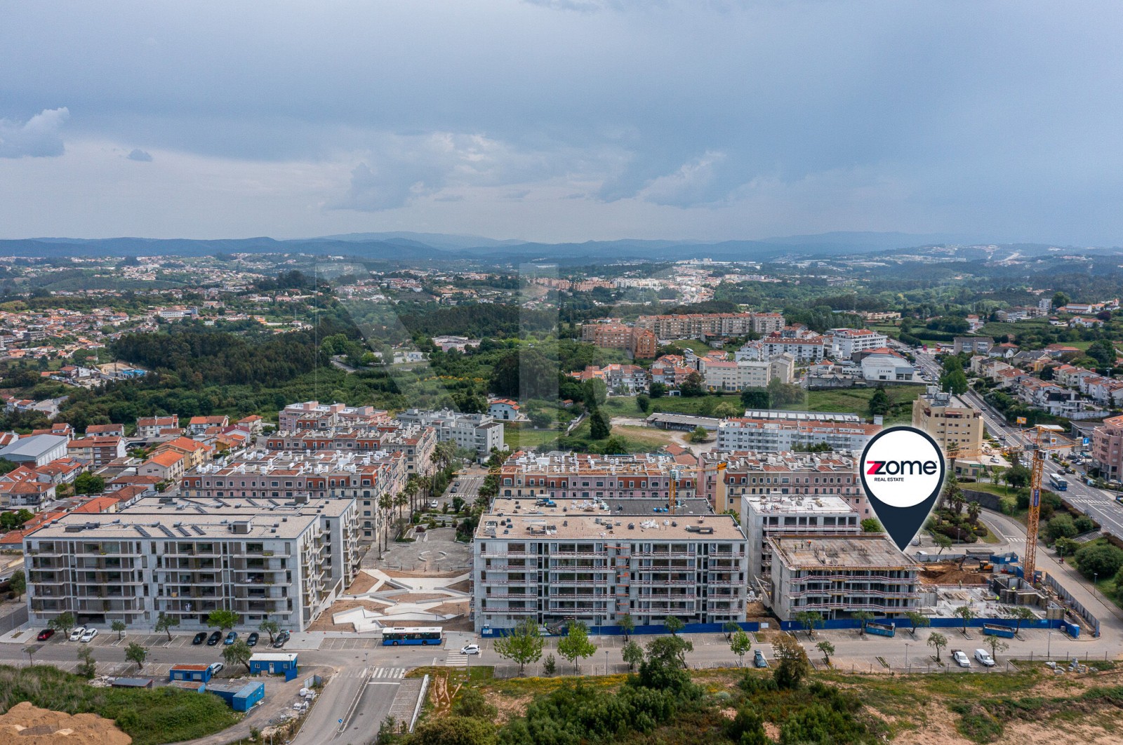 Apartamento T2+1 para Venda em Oliveira do Douro, Vila Nova de Gaia, Porto - Área envolvente (Imagem 3)