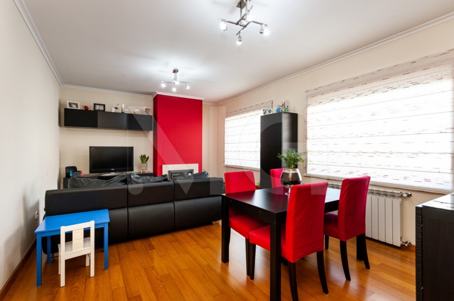 Apartamento T2 para Venda em Cidade da Maia, Maia, Porto - Sala (Imagem 1)