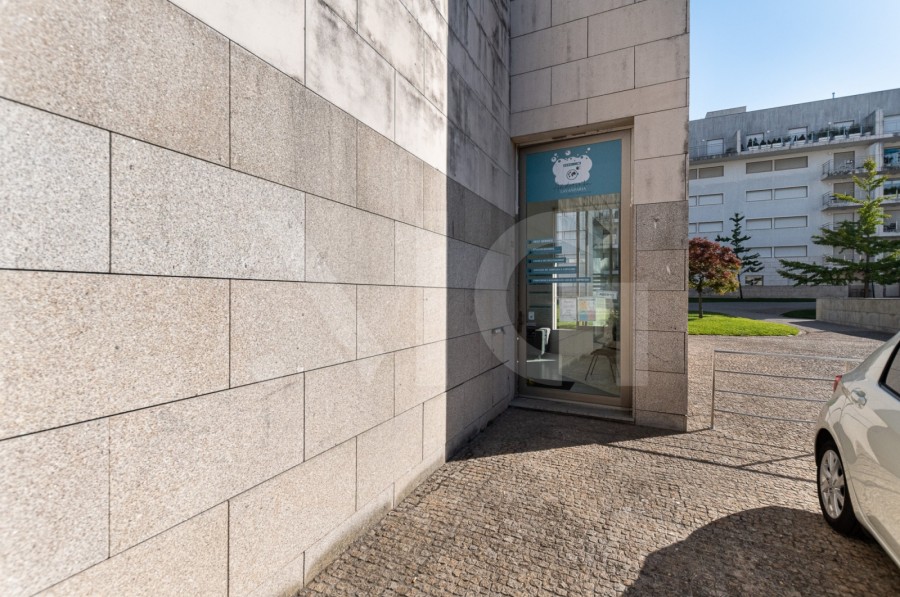 Comércio para Trespasse em Ramalde, Porto, Porto - Fachada (Imagem 1)