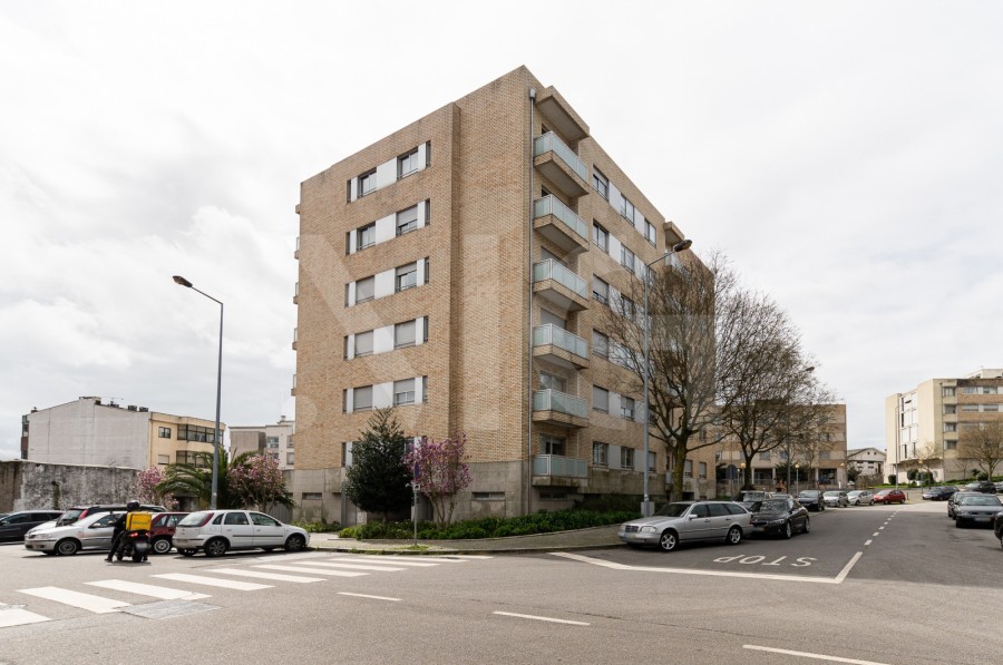 Apartamento T4 para Venda em Águas Santas, Maia, Porto - Fachada (Imagem 2)