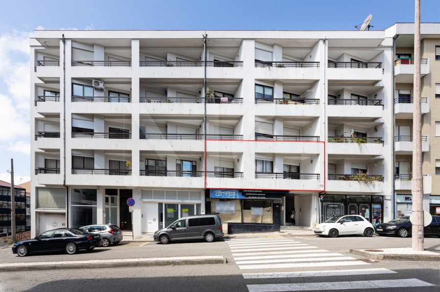 Apartment T3 for For sale in São João da Madeira, São João da Madeira, Aveiro - Fachada (Imagem 1)