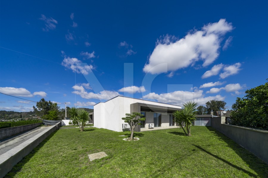 Fachada (Imagem 1)
