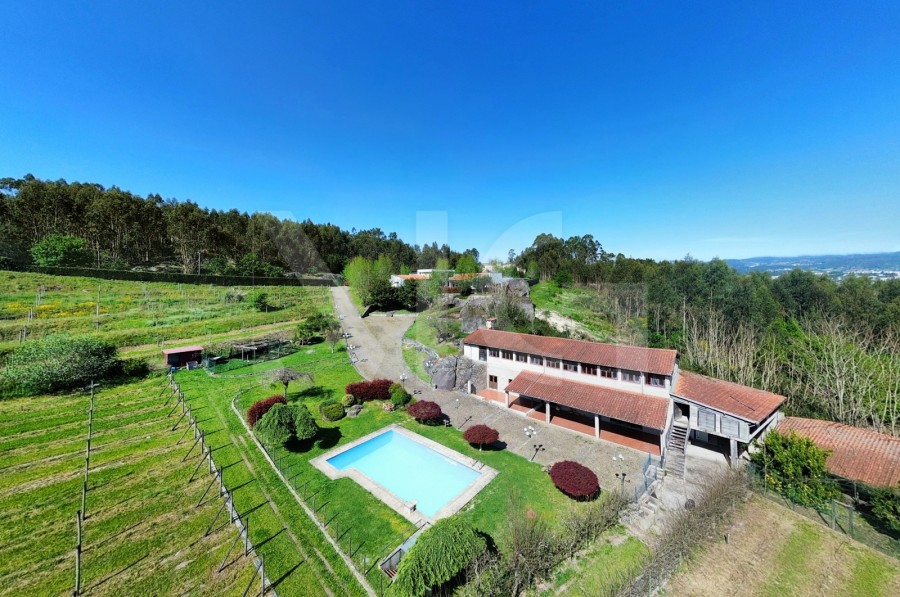 Fachada (Imagem 1)