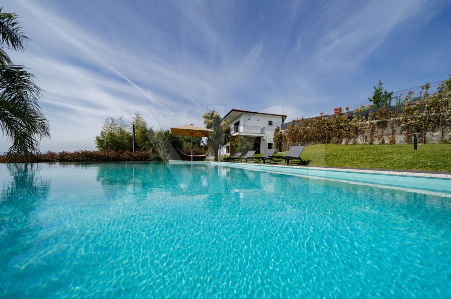 Fachada (Imagem 1)